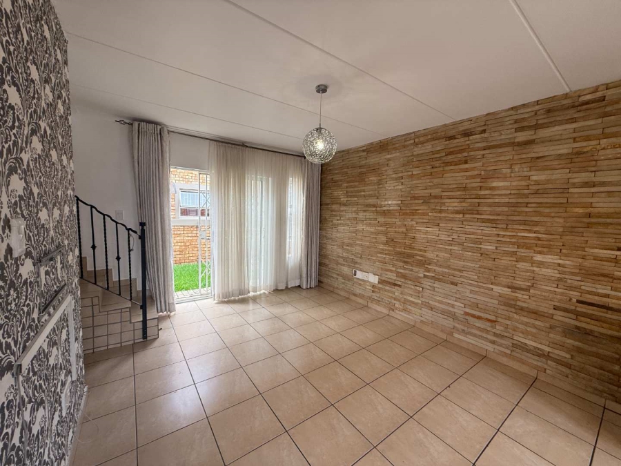 To Let 3 Bedroom Property for Rent in Wilgeheuwel Gauteng