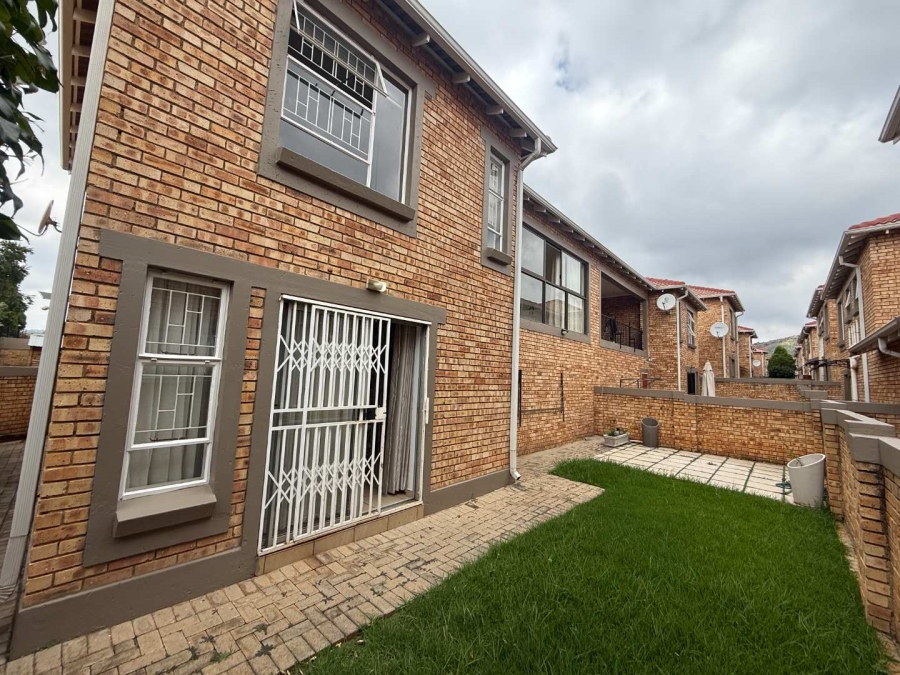 To Let 3 Bedroom Property for Rent in Wilgeheuwel Gauteng