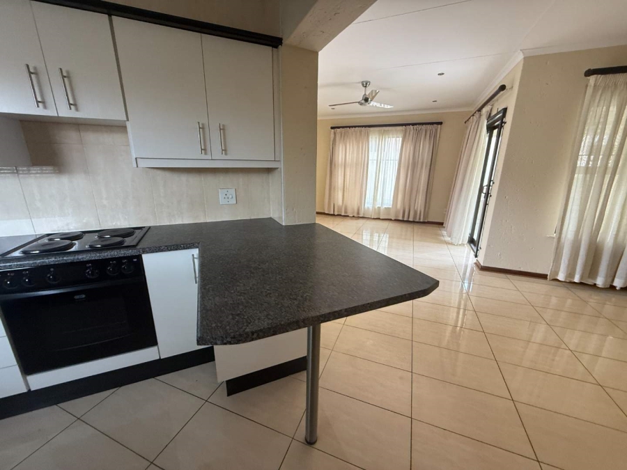 To Let 3 Bedroom Property for Rent in Radiokop Gauteng