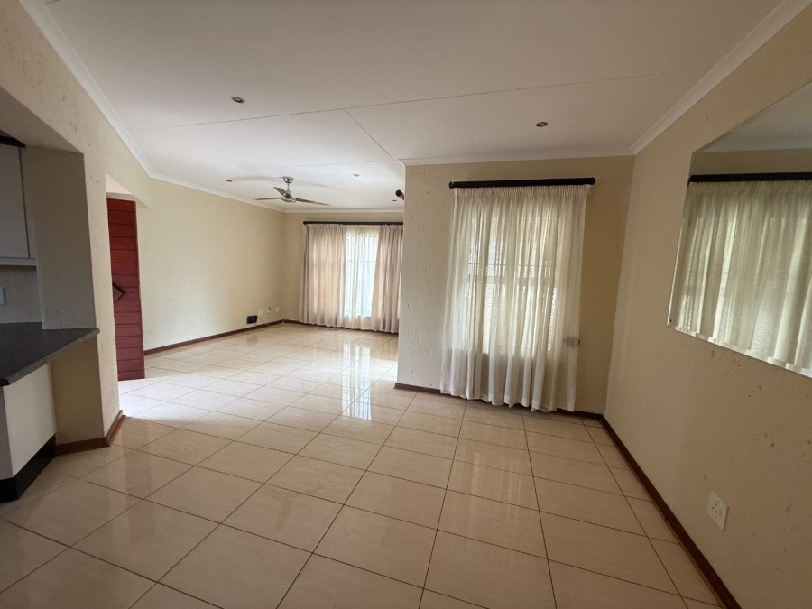 To Let 3 Bedroom Property for Rent in Radiokop Gauteng
