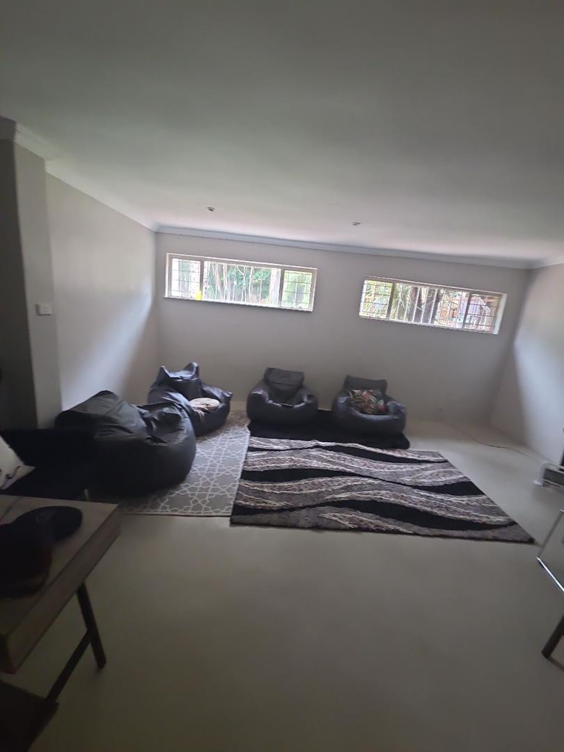To Let 4 Bedroom Property for Rent in Roodekrans Gauteng