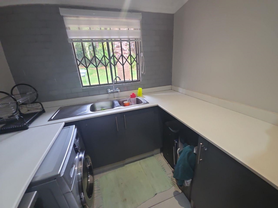 To Let 4 Bedroom Property for Rent in Roodekrans Gauteng