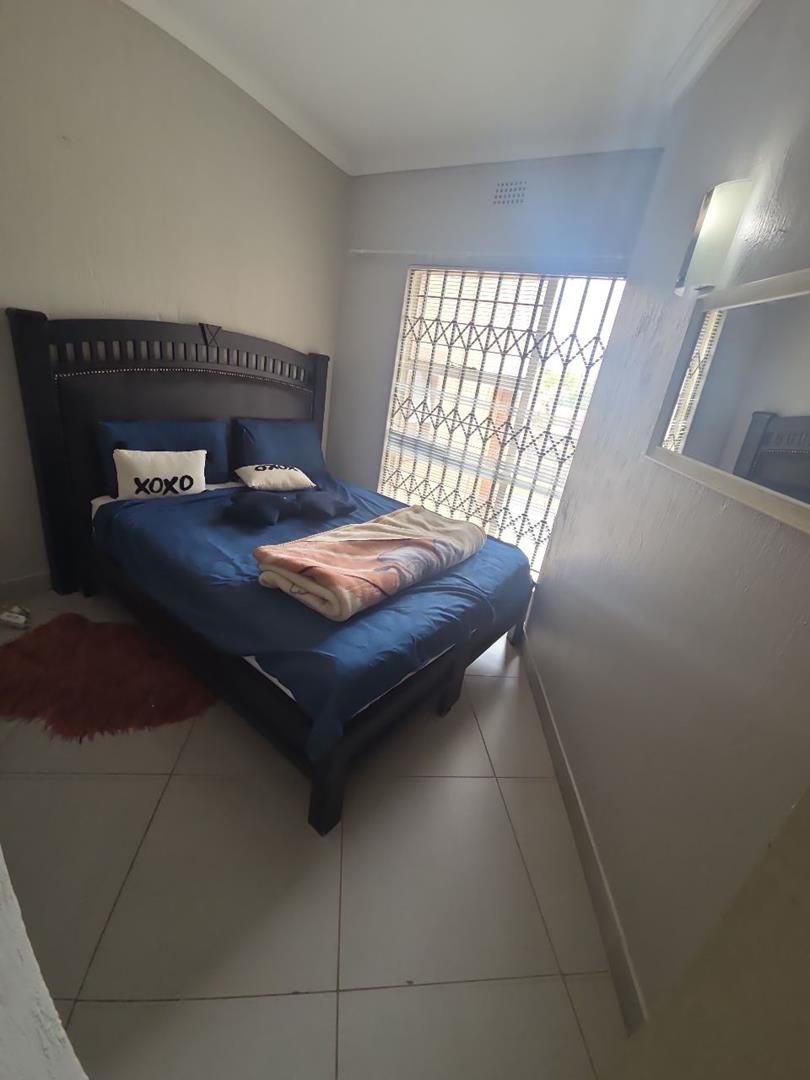 To Let 4 Bedroom Property for Rent in Roodekrans Gauteng