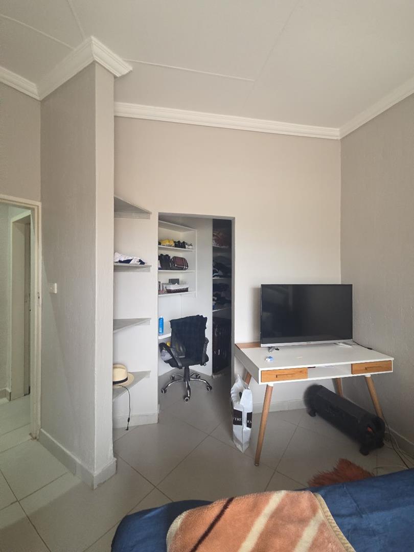 To Let 4 Bedroom Property for Rent in Roodekrans Gauteng