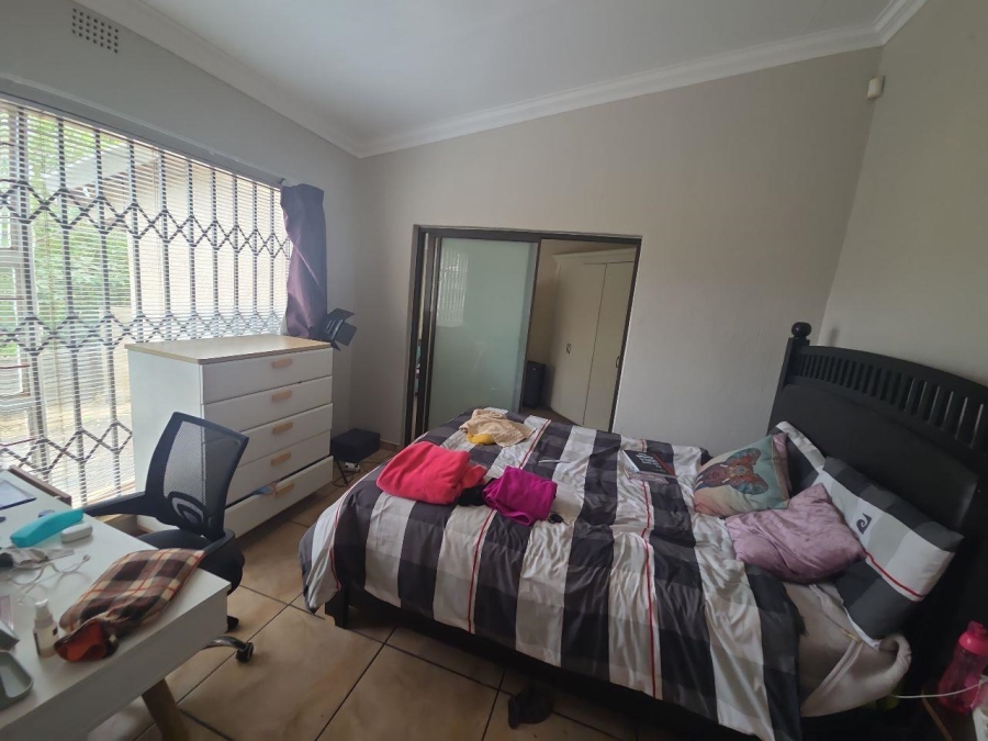 To Let 4 Bedroom Property for Rent in Roodekrans Gauteng