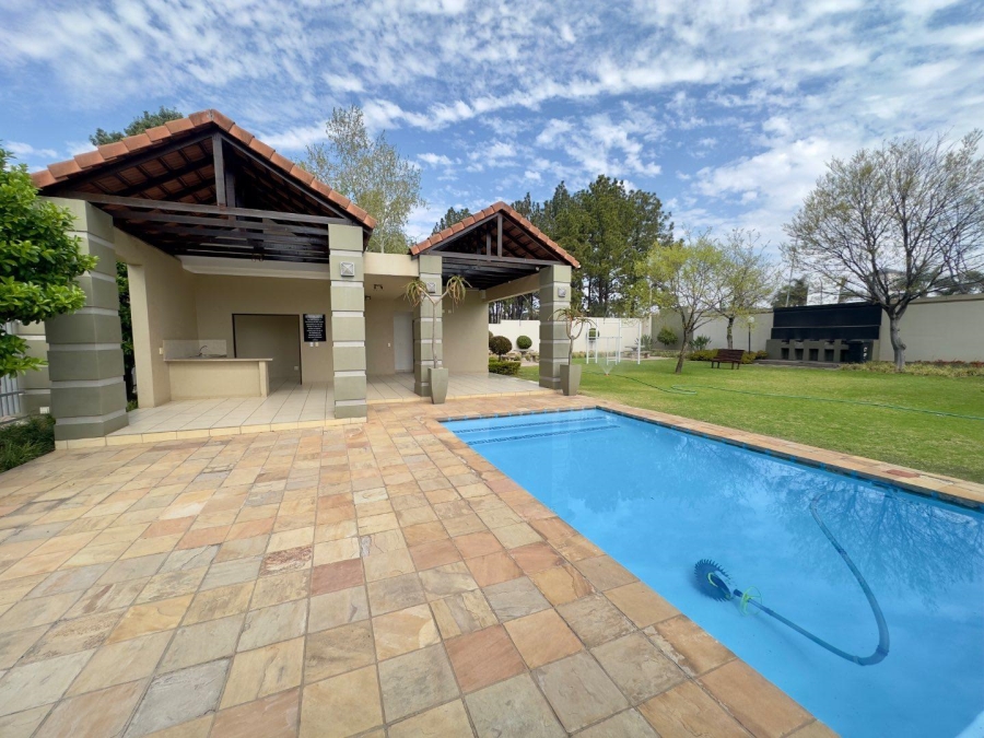 To Let 1 Bedroom Property for Rent in Broadacres Gauteng