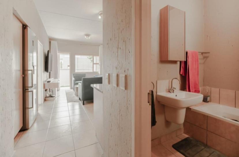 To Let 2 Bedroom Property for Rent in Ferndale Gauteng