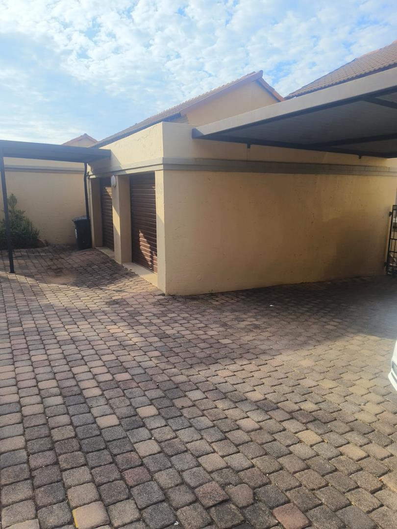 To Let 2 Bedroom Property for Rent in La Montagne Gauteng