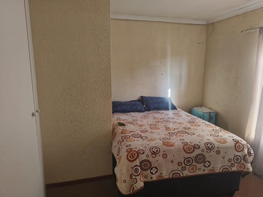 To Let 2 Bedroom Property for Rent in La Montagne Gauteng