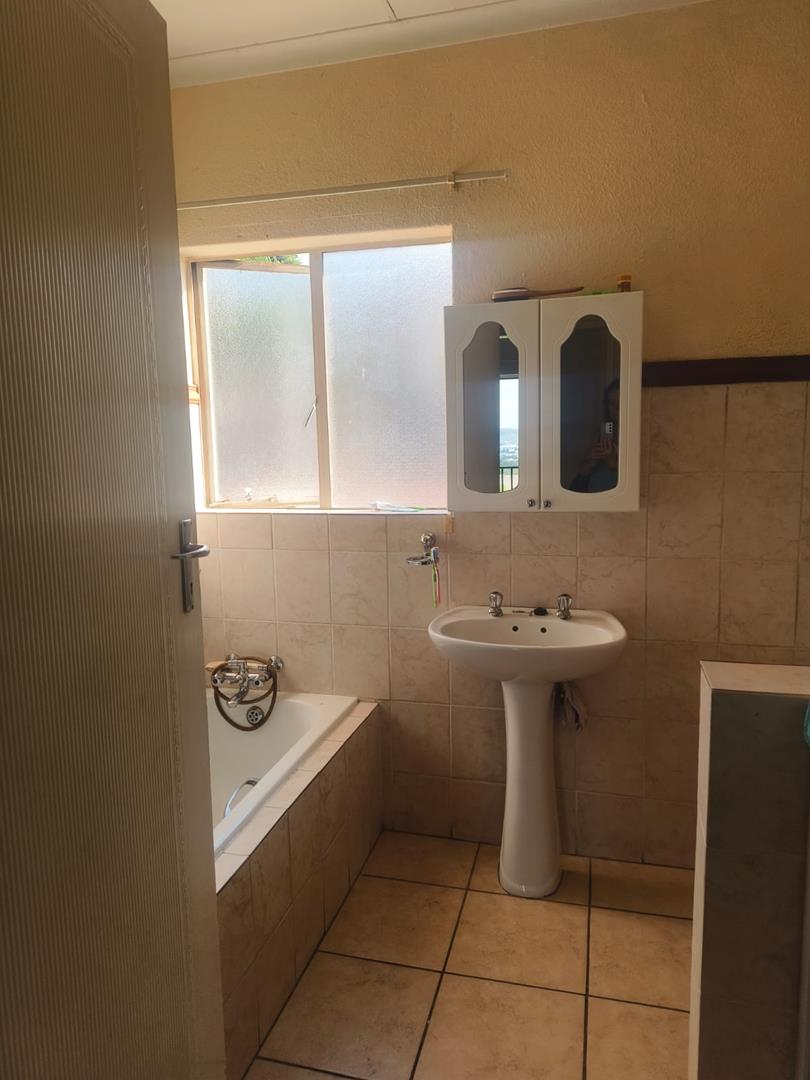 To Let 2 Bedroom Property for Rent in La Montagne Gauteng