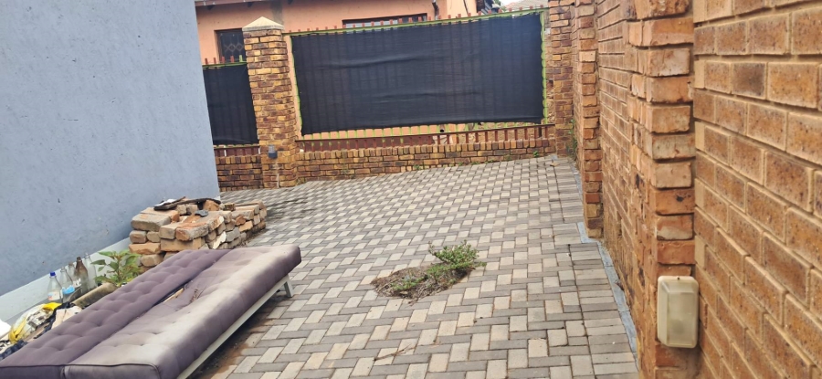 2 Bedroom Property for Sale in Mabopane Unit S Gauteng