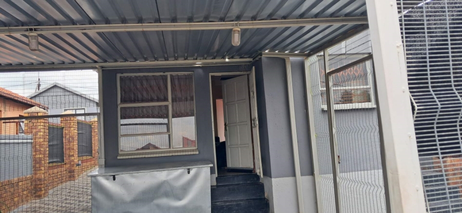 2 Bedroom Property for Sale in Mabopane Unit S Gauteng