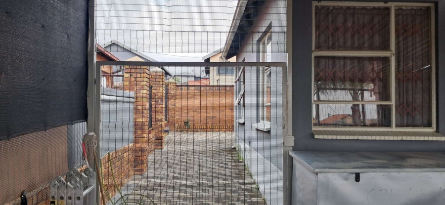 2 Bedroom Property for Sale in Mabopane Unit S Gauteng