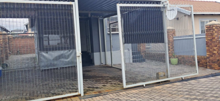 2 Bedroom Property for Sale in Mabopane Unit S Gauteng