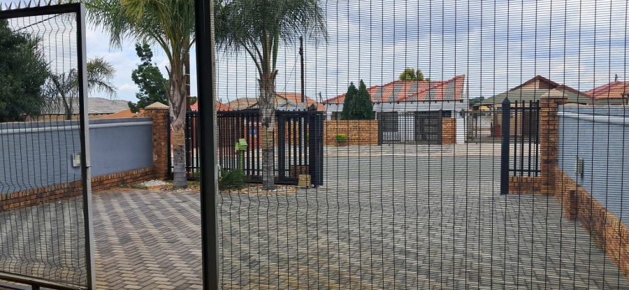 2 Bedroom Property for Sale in Mabopane Unit S Gauteng