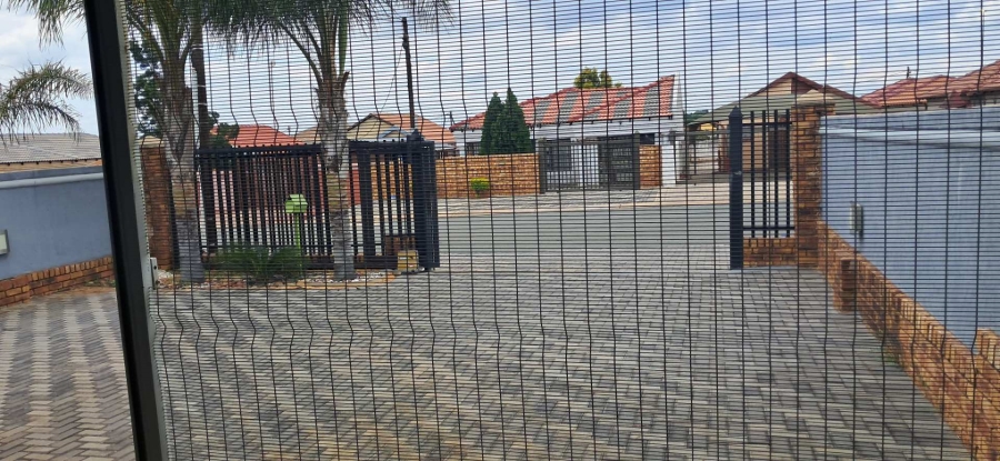 2 Bedroom Property for Sale in Mabopane Unit S Gauteng