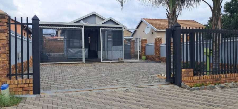 2 Bedroom Property for Sale in Mabopane Unit S Gauteng