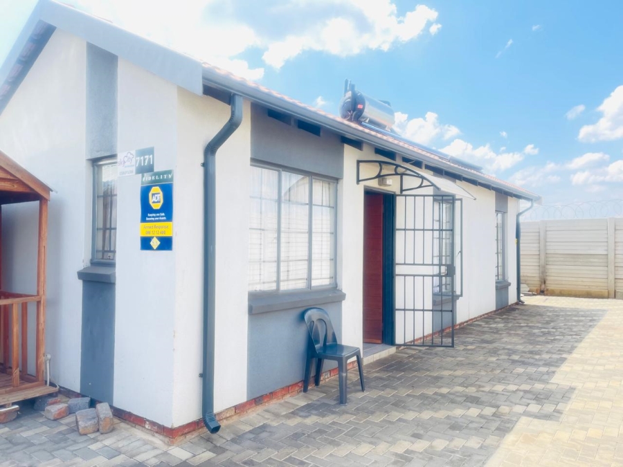 3 Bedroom Property for Sale in Sky City Gauteng