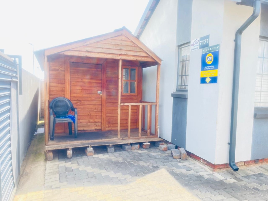 3 Bedroom Property for Sale in Sky City Gauteng