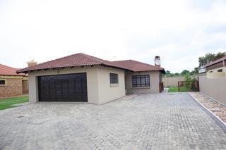 3 Bedroom Property for Sale in Theresa Park Gauteng