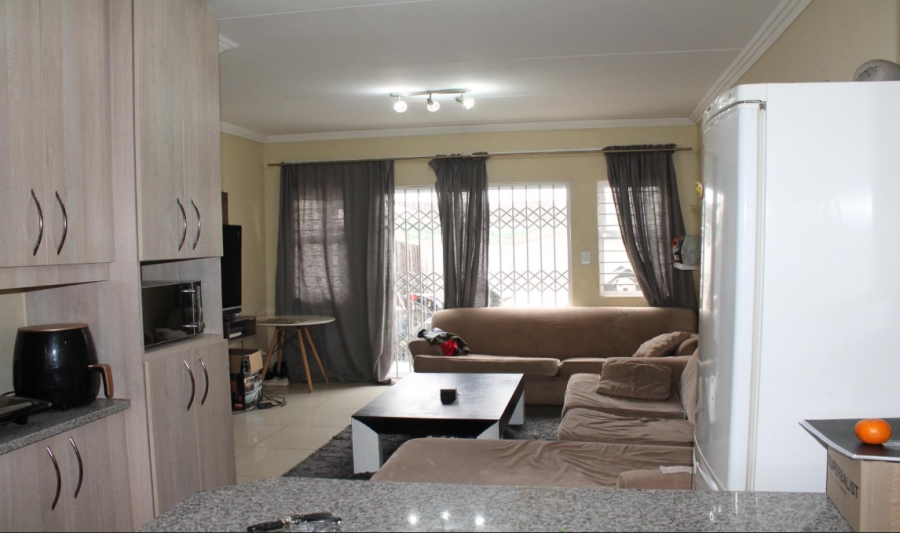 2 Bedroom Property for Sale in Mayberry Park Gauteng