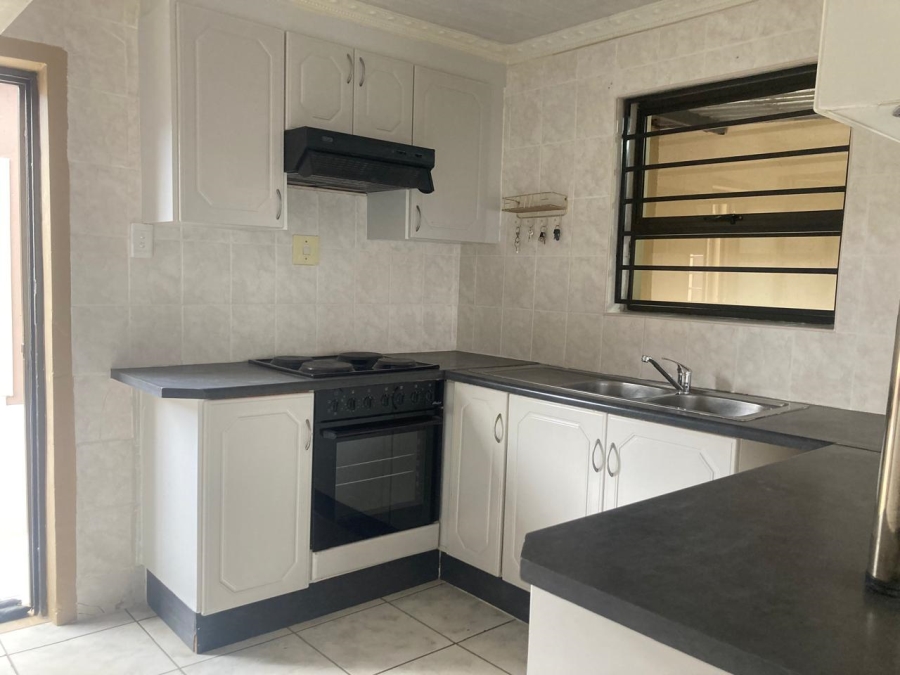4 Bedroom Property for Sale in Naledi Gauteng