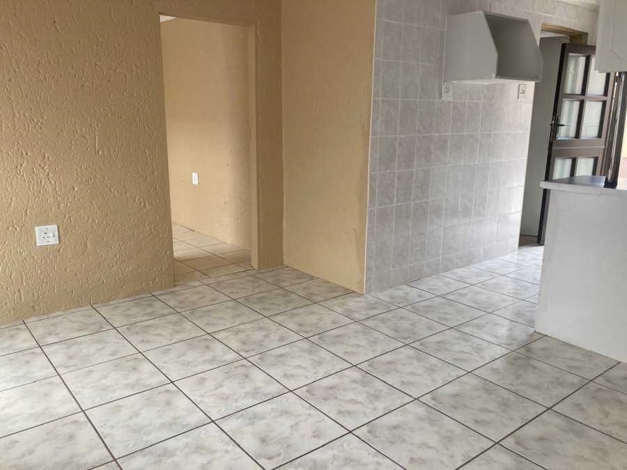 4 Bedroom Property for Sale in Naledi Gauteng