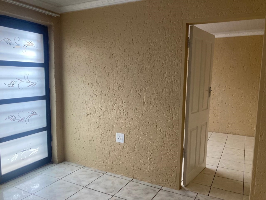 4 Bedroom Property for Sale in Naledi Gauteng