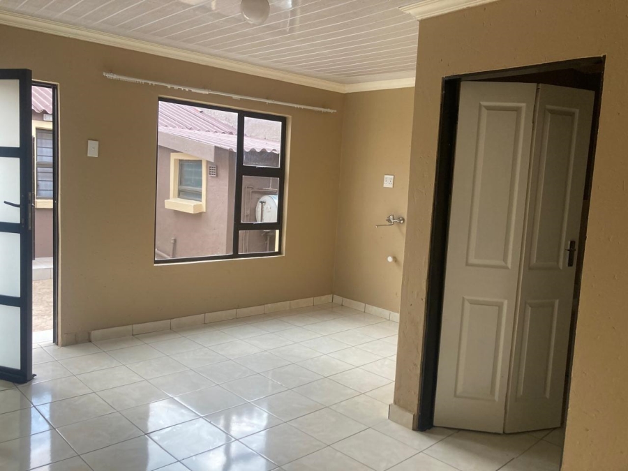 4 Bedroom Property for Sale in Naledi Gauteng