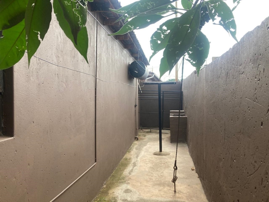 4 Bedroom Property for Sale in Naledi Gauteng