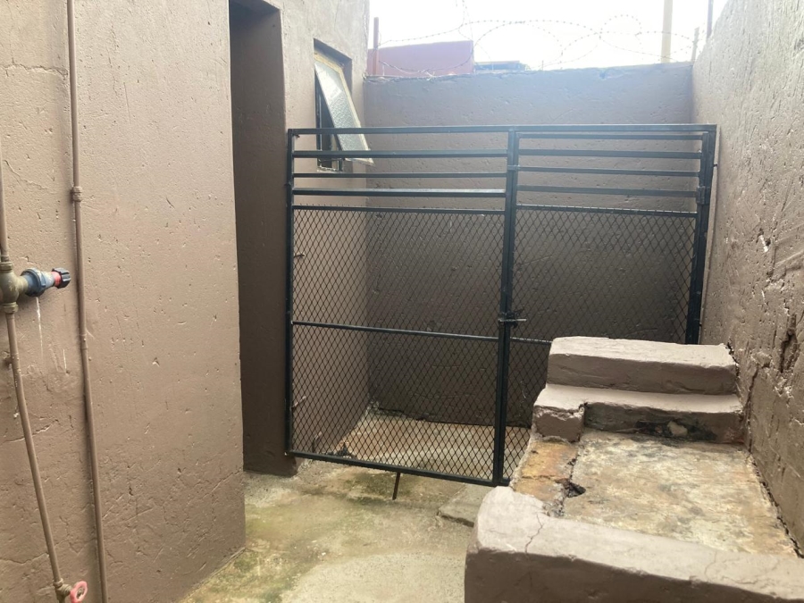 4 Bedroom Property for Sale in Naledi Gauteng