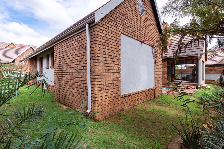 3 Bedroom Property for Sale in Glen Marais Gauteng