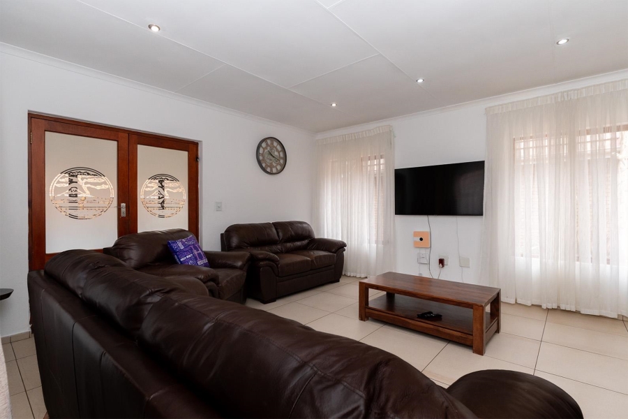 3 Bedroom Property for Sale in Glen Marais Gauteng