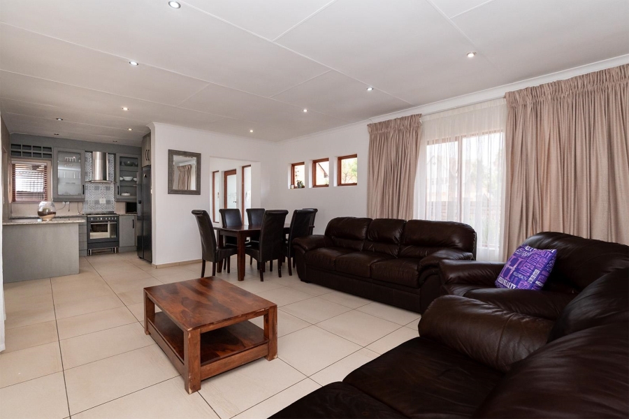 3 Bedroom Property for Sale in Glen Marais Gauteng
