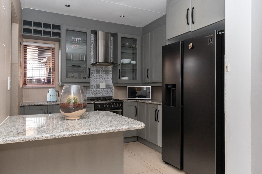 3 Bedroom Property for Sale in Glen Marais Gauteng