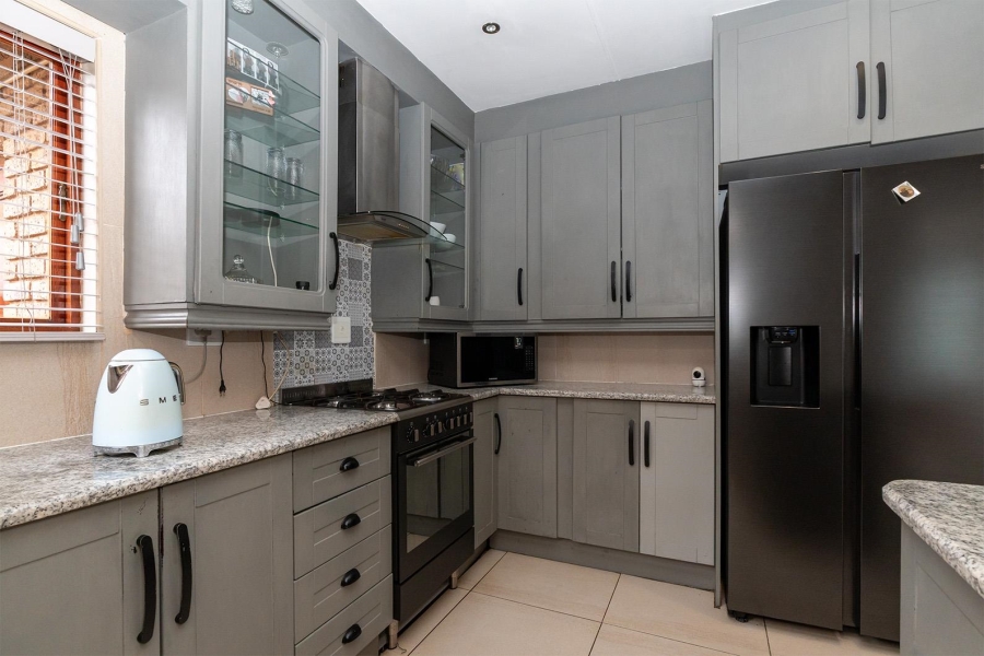 3 Bedroom Property for Sale in Glen Marais Gauteng