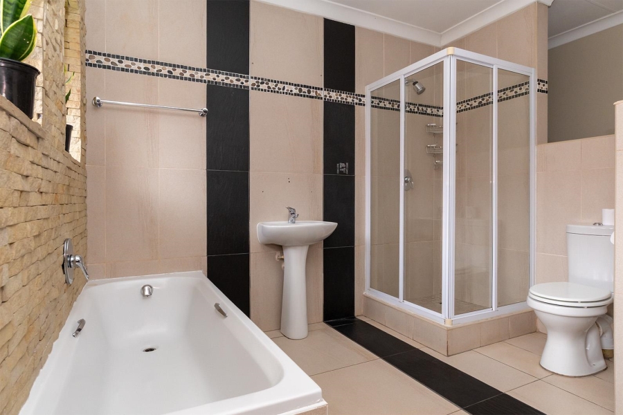 3 Bedroom Property for Sale in Glen Marais Gauteng