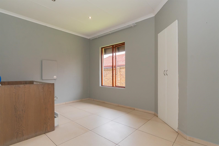 3 Bedroom Property for Sale in Glen Marais Gauteng
