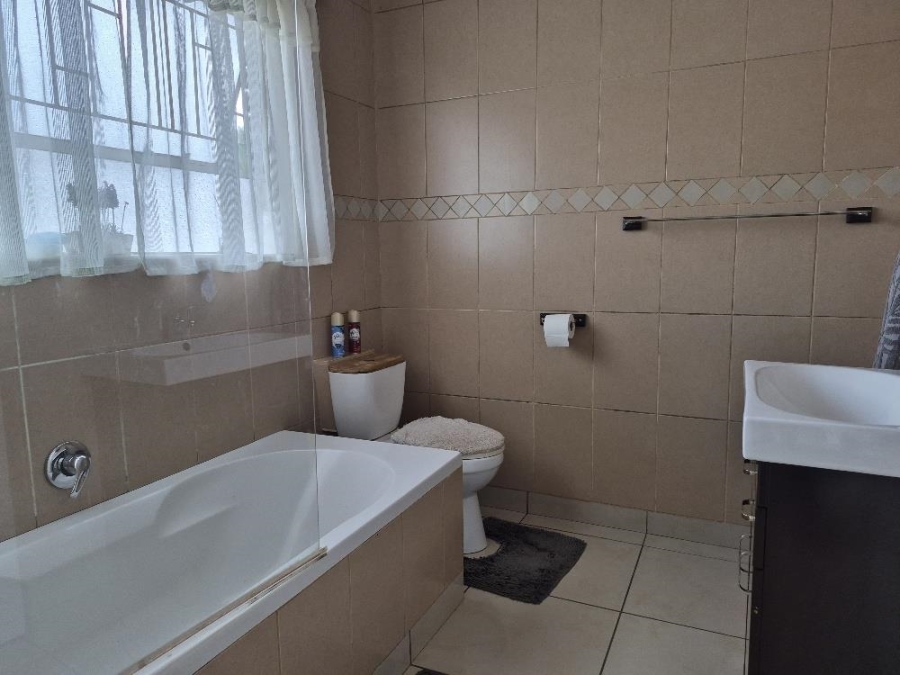 2 Bedroom Property for Sale in Witfield Gauteng
