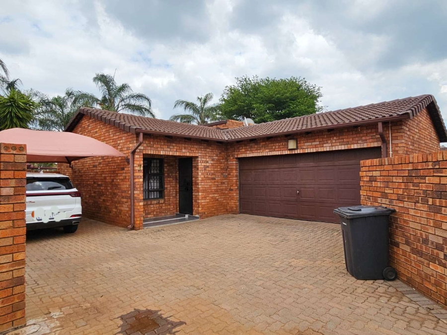 3 Bedroom Property for Sale in Theresa Park Gauteng