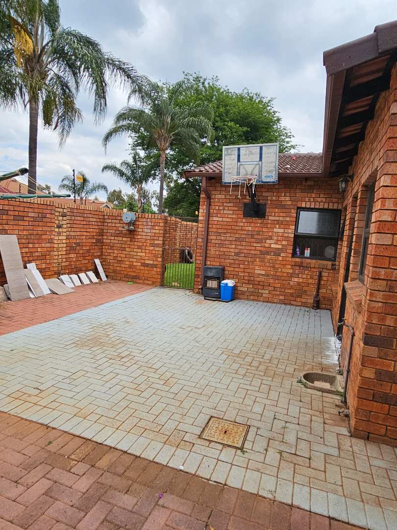 3 Bedroom Property for Sale in Theresa Park Gauteng
