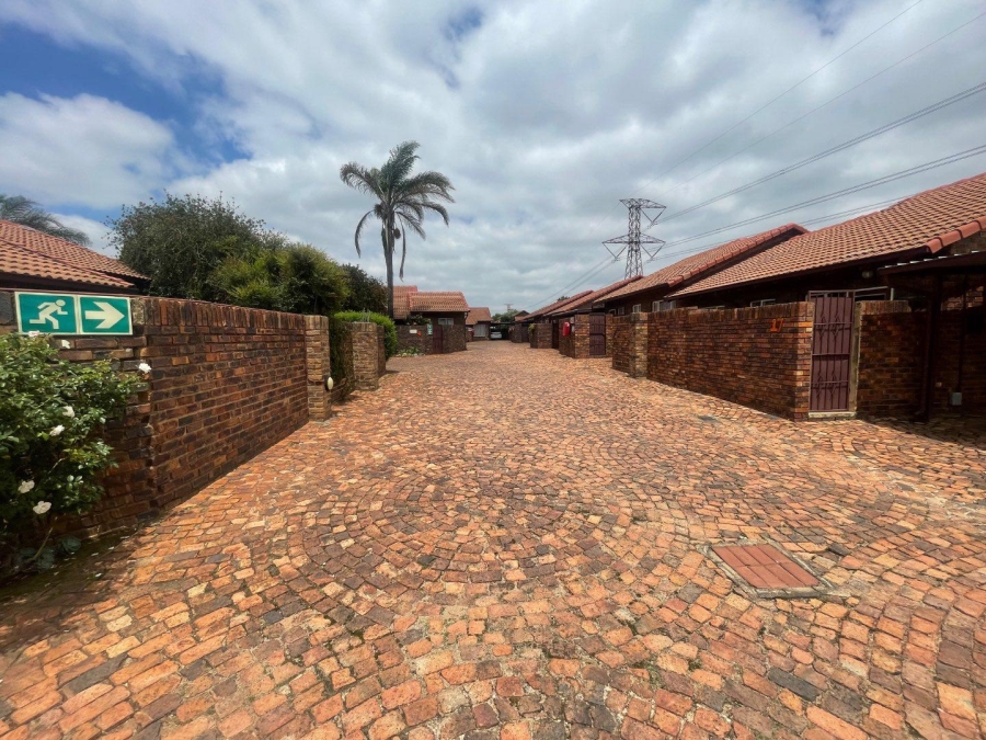 3 Bedroom Property for Sale in Birch Acres Gauteng