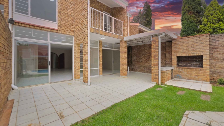 To Let 3 Bedroom Property for Rent in Sandown Gauteng