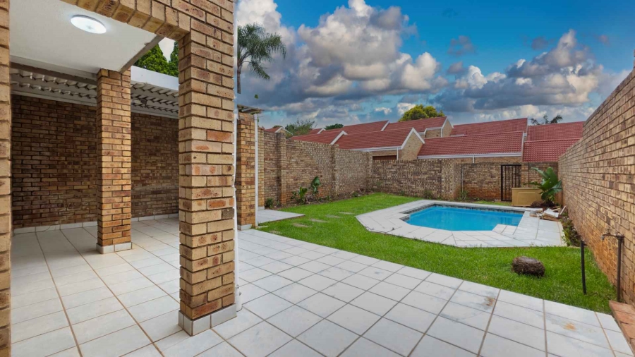 To Let 3 Bedroom Property for Rent in Sandown Gauteng