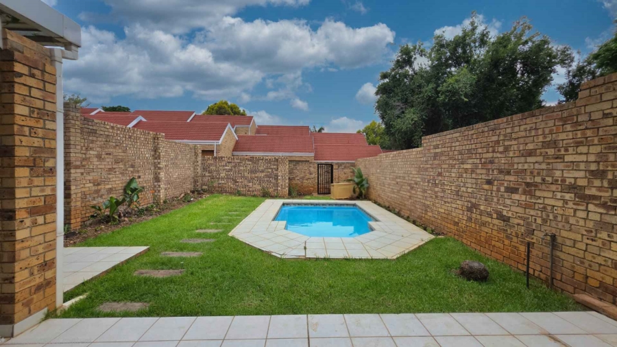To Let 3 Bedroom Property for Rent in Sandown Gauteng