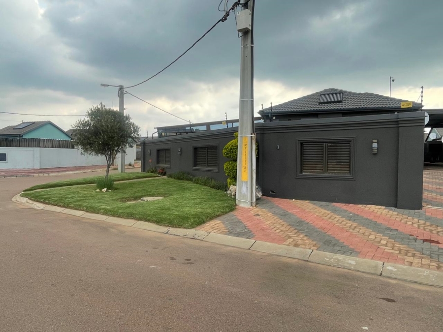 3 Bedroom Property for Sale in Witpoortjie Gauteng