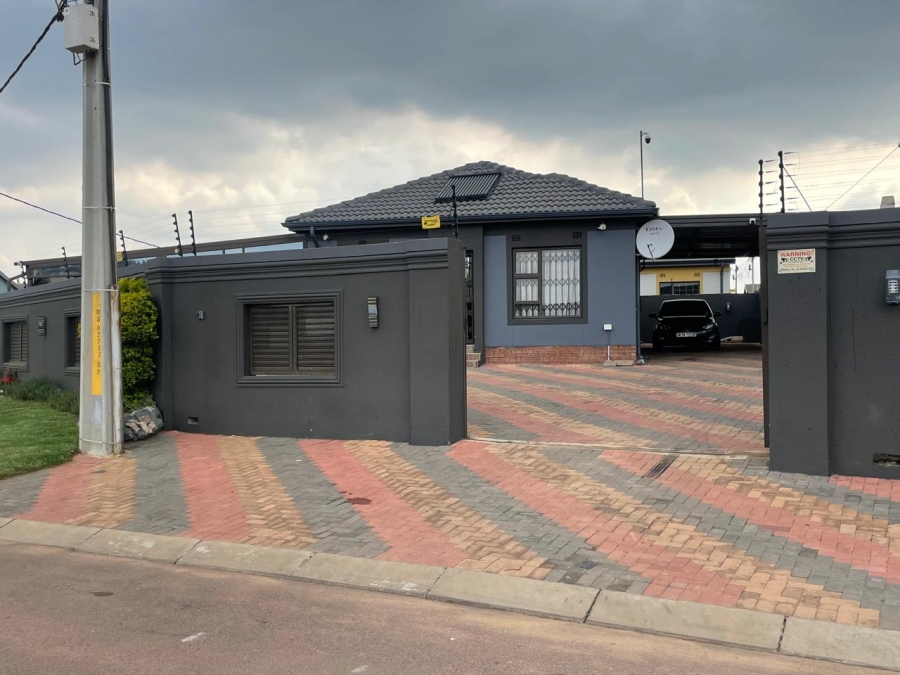 3 Bedroom Property for Sale in Witpoortjie Gauteng