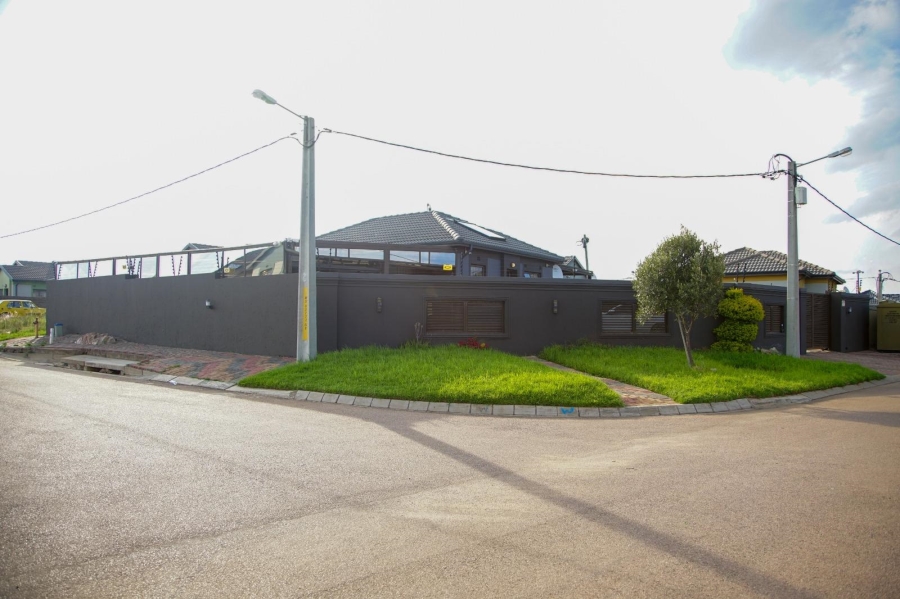 3 Bedroom Property for Sale in Witpoortjie Gauteng