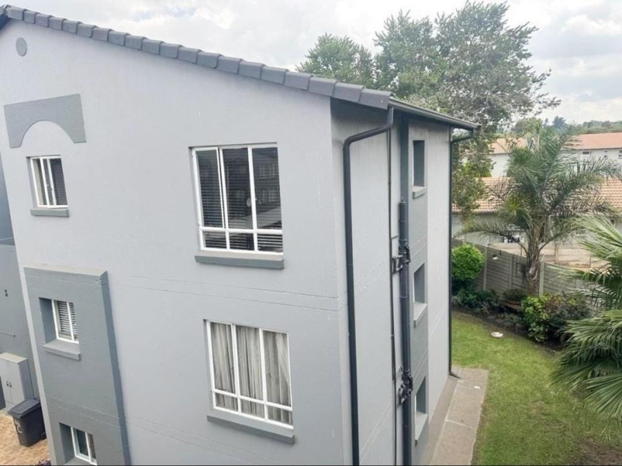 2 Bedroom Property for Sale in Verwoerdpark Gauteng