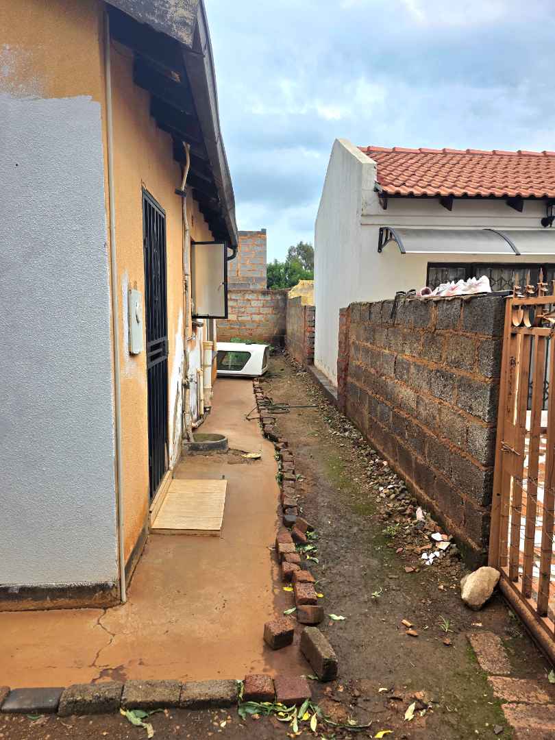 2 Bedroom Property for Sale in Vosloorus Gauteng